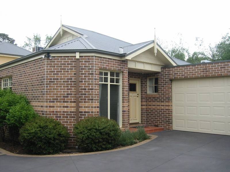 3/183 High Street, Berwick VIC 3806