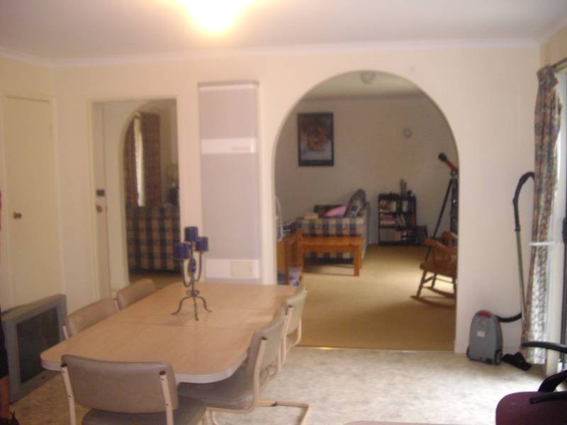 14 Earlston Square, Berwick VIC 3806