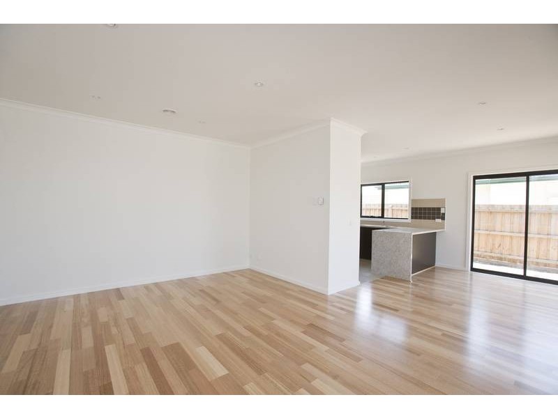 1/1 Lee Avenue, Springvale VIC 3171