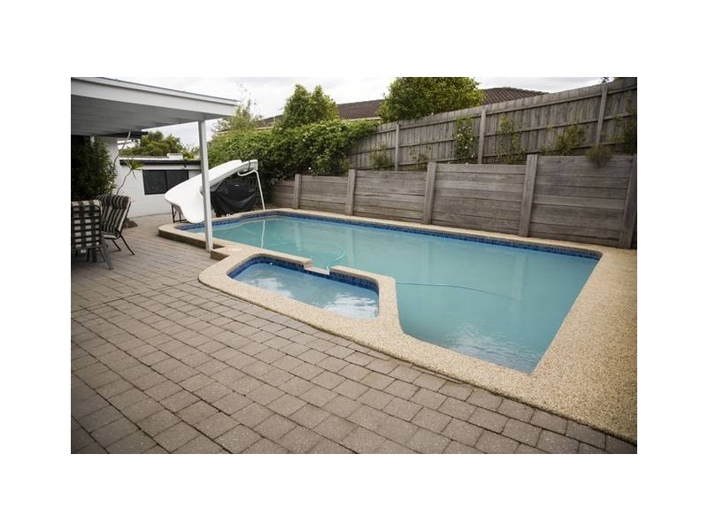 7 Hughes Close, Endeavour Hills VIC 3802