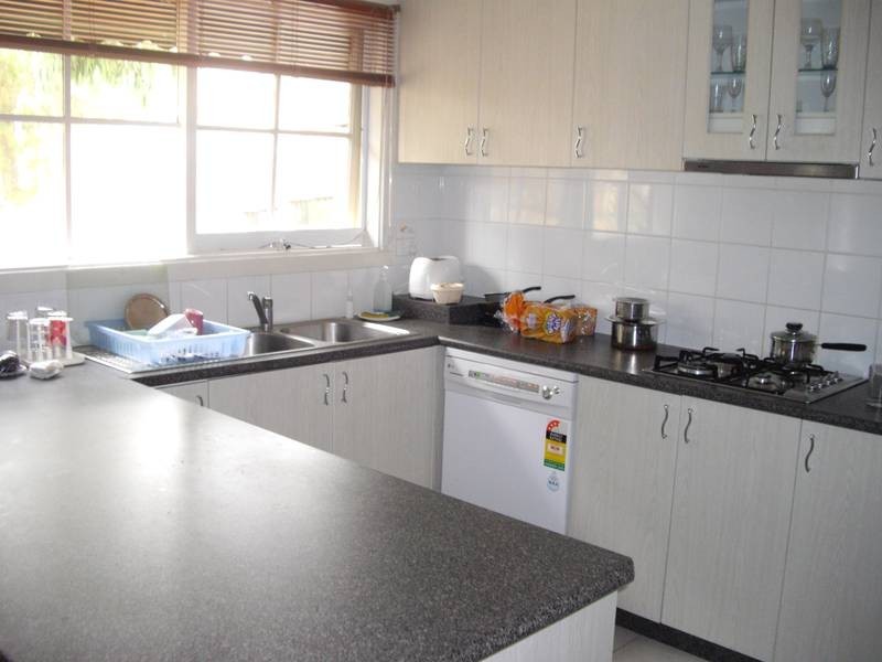 70 Remington Drive, Glen Waverley VIC 3150