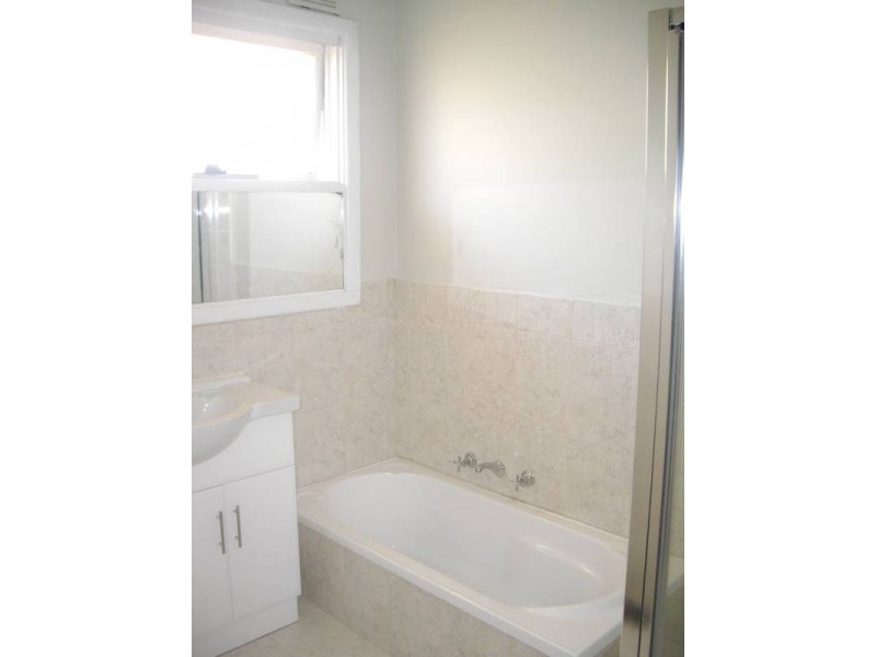 10 Gloria Avenue, Dandenong North VIC 3175