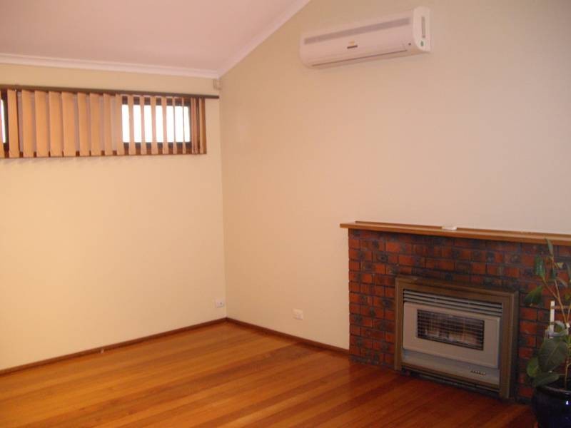 27 Dorsett Road, Dandenong North VIC 3175