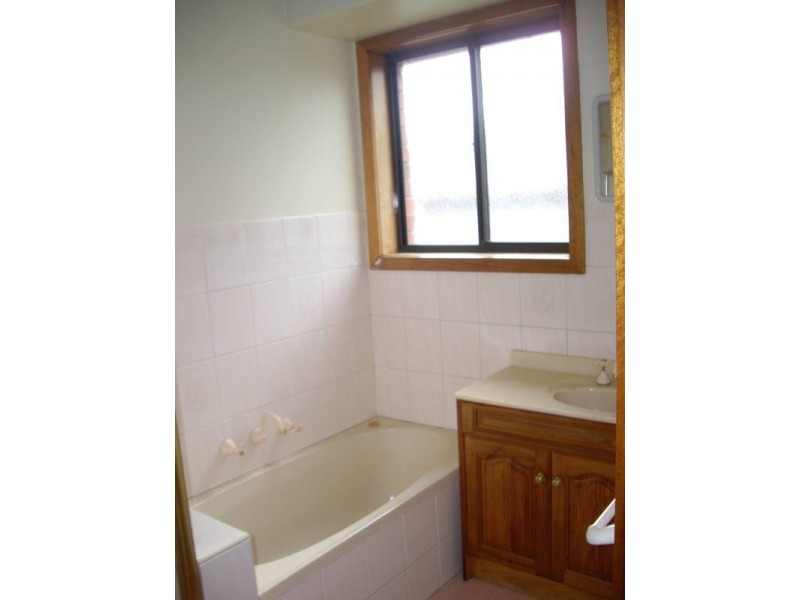 27 Dorsett Road, Dandenong North VIC 3175