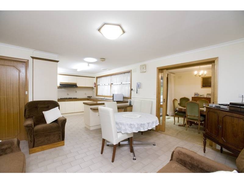 16 Livonia Place, Dandenong North VIC 3175