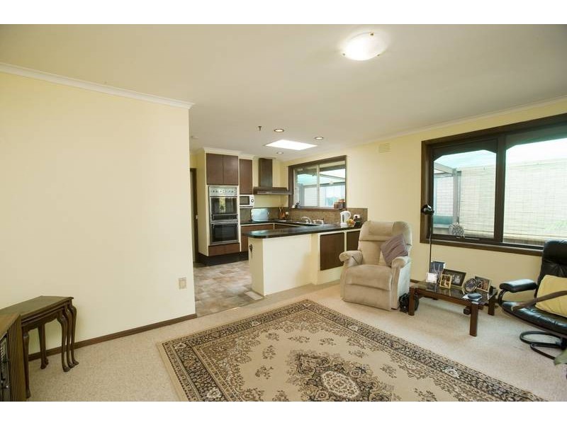 8 Galloway Street, Dandenong North VIC 3175