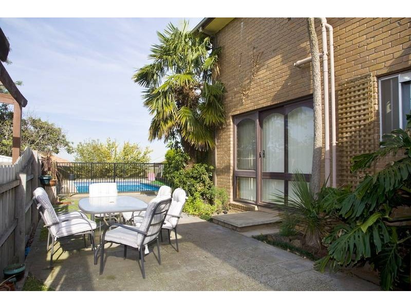 8 Galloway Street, Dandenong North VIC 3175