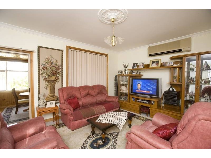 16 Graham Michelle Place, Keysborough VIC 3173