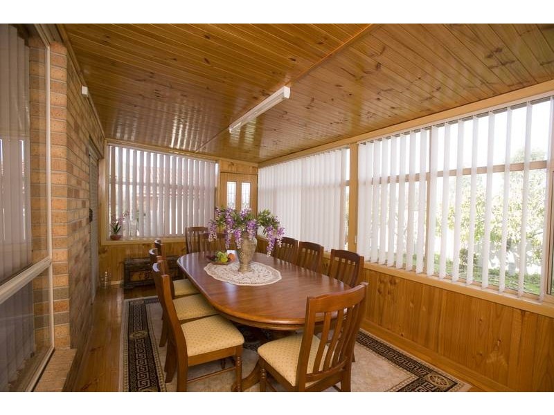 16 Graham Michelle Place, Keysborough VIC 3173