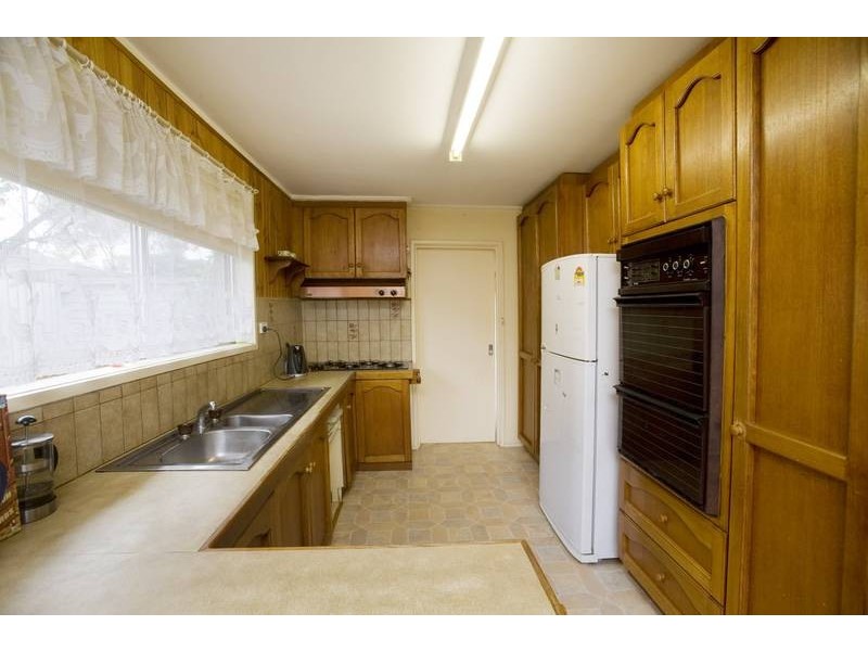 24 Teal Court, Dandenong North VIC 3175