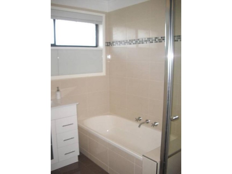 18 Exell Drive, Dandenong North VIC 3175