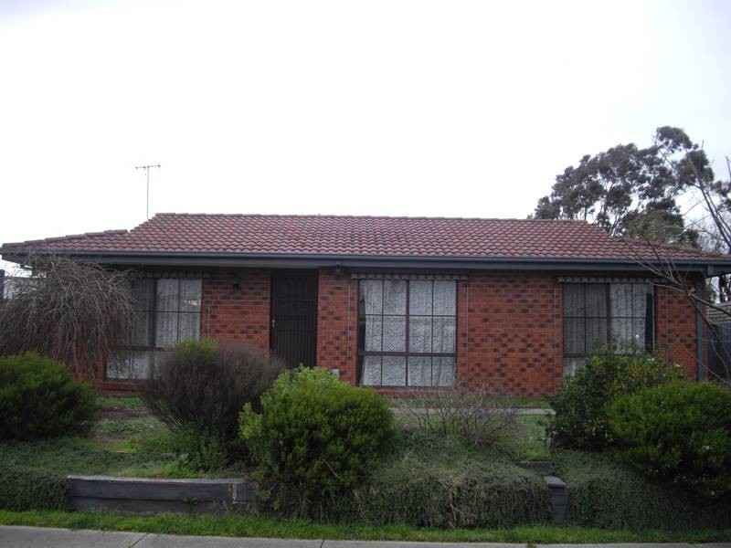 17 Rachel Drive, Cranbourne North VIC 3977