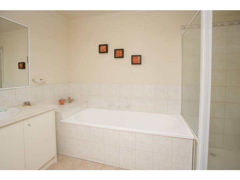 22/36 Hennessy Way, Dandenong North VIC 3175