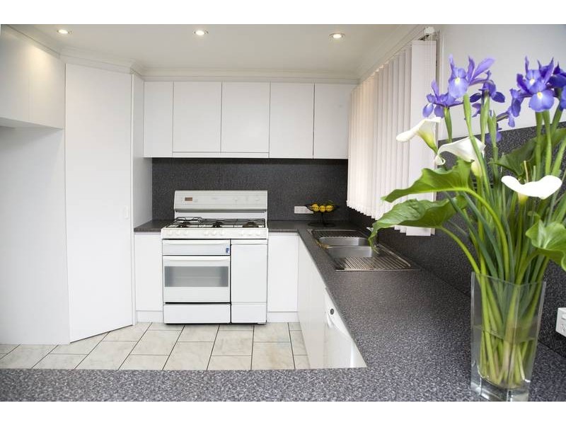 8 ROBYN COURT, Dandenong North VIC 3175