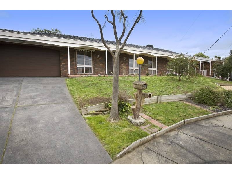 8 ROBYN COURT, Dandenong North VIC 3175