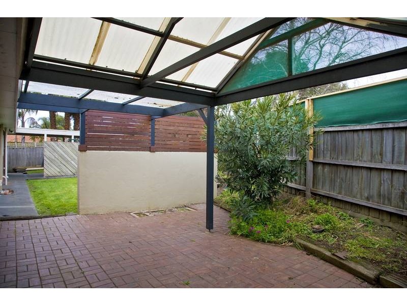 8 ROBYN COURT, Dandenong North VIC 3175