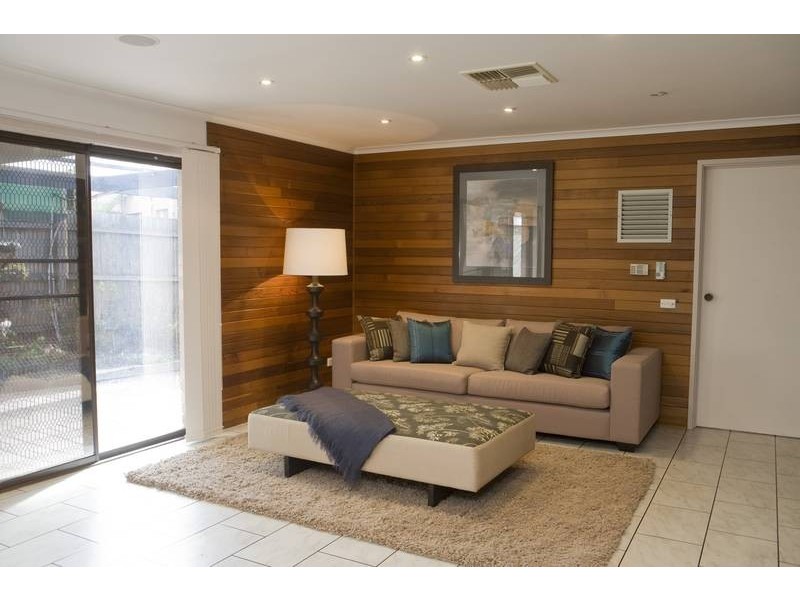 8 ROBYN COURT, Dandenong North VIC 3175