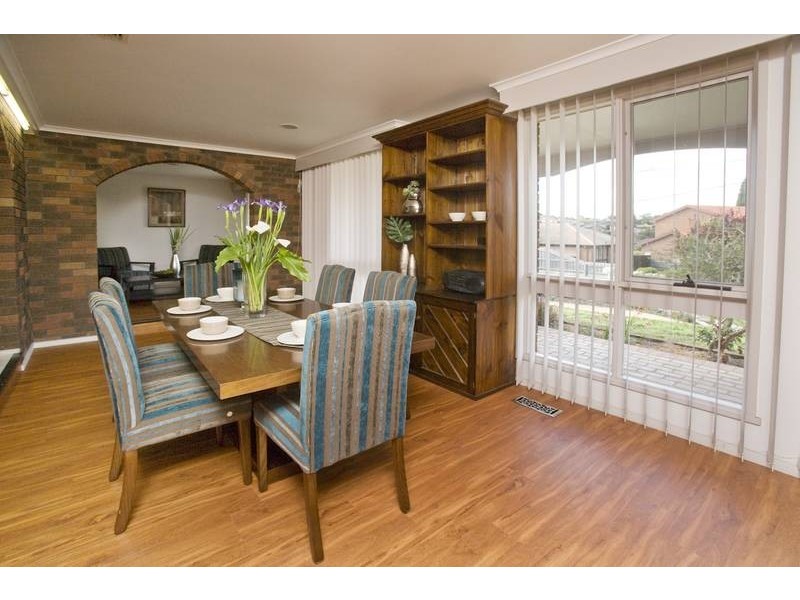 8 ROBYN COURT, Dandenong North VIC 3175