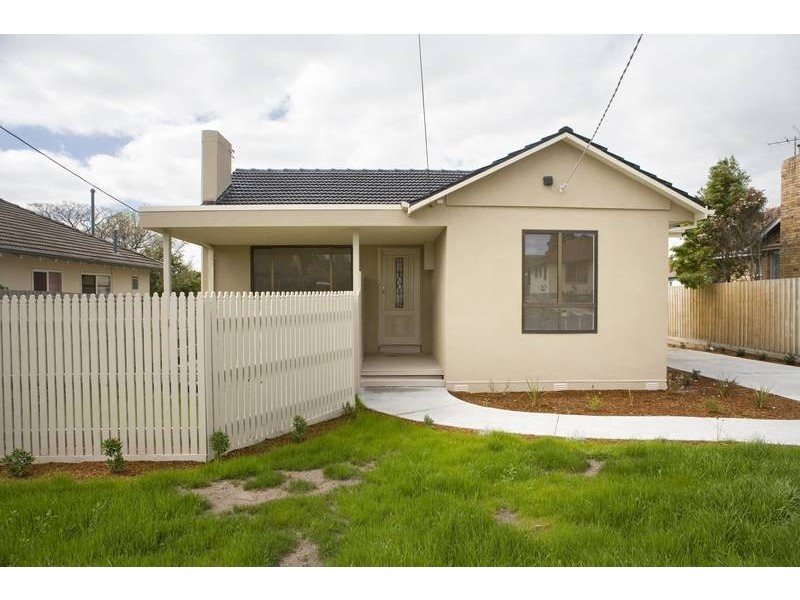 1/4 Cook Court, Dandenong North VIC 3175