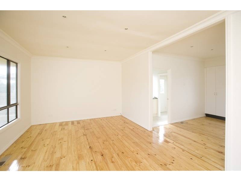 1/4 Cook Court, Dandenong North VIC 3175