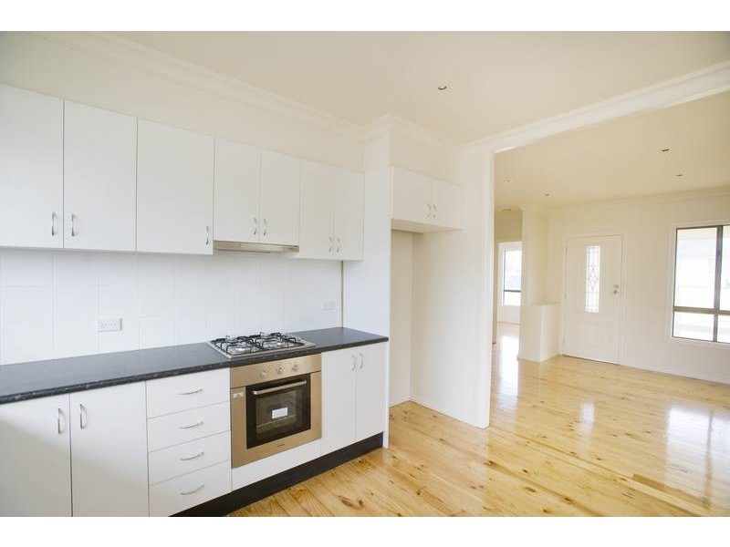 1/4 Cook Court, Dandenong North VIC 3175