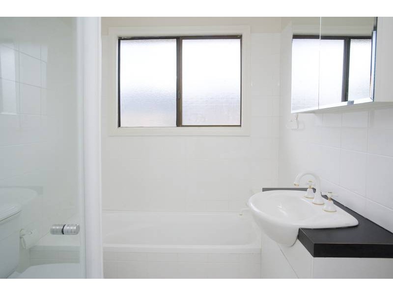 1/4 Cook Court, Dandenong North VIC 3175