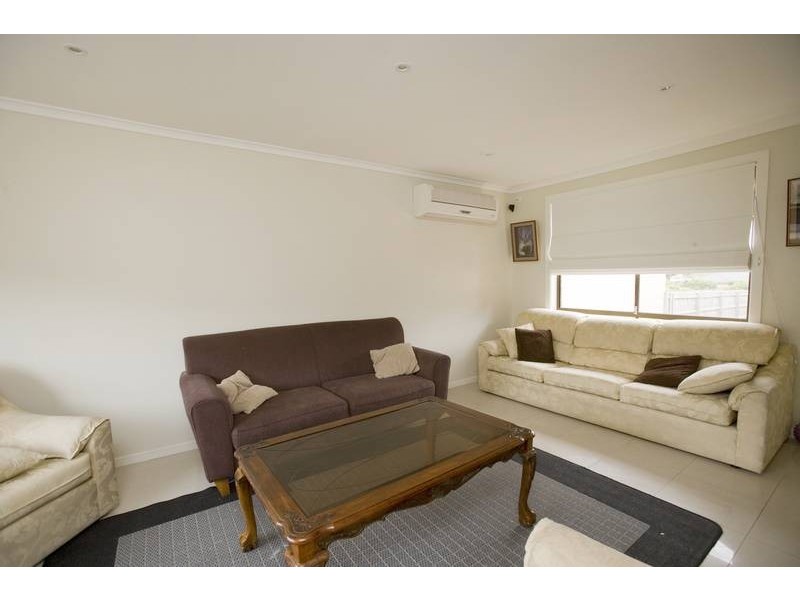 2/20 Camellia Ave, Noble Park North VIC 3174