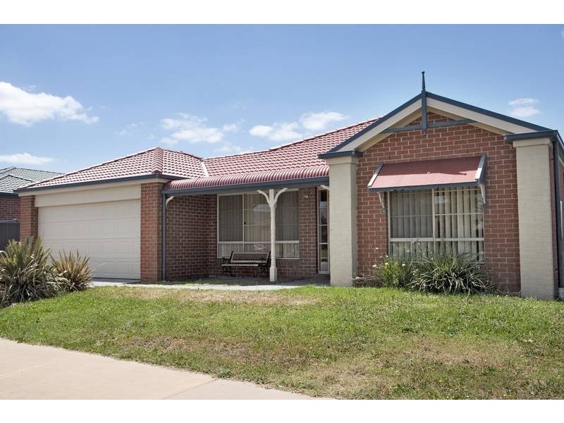 17 Blackwood Drive, Pakenham VIC 3810