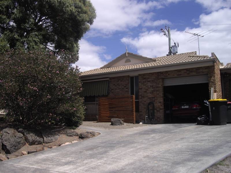 2/8 Jeanette Court, Mulgrave VIC 3170