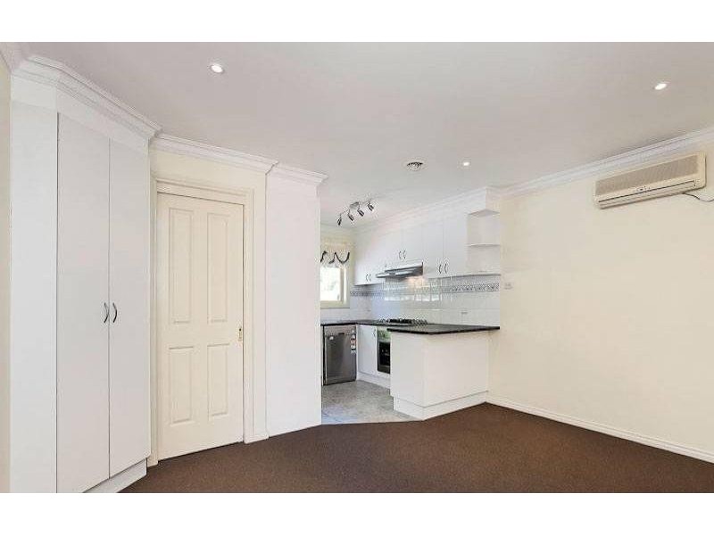 2/72 Oakwood Avenue, Noble Park North VIC 3174