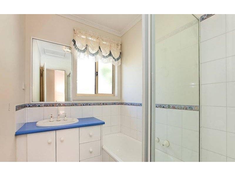 2/72 Oakwood Avenue, Noble Park North VIC 3174