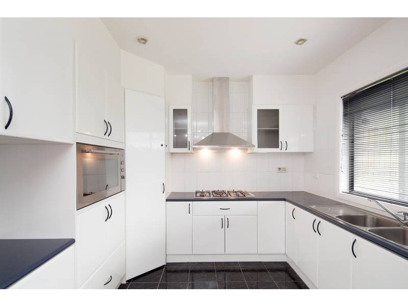 6 Hunt Club Road, Narre Warren South VIC 3805