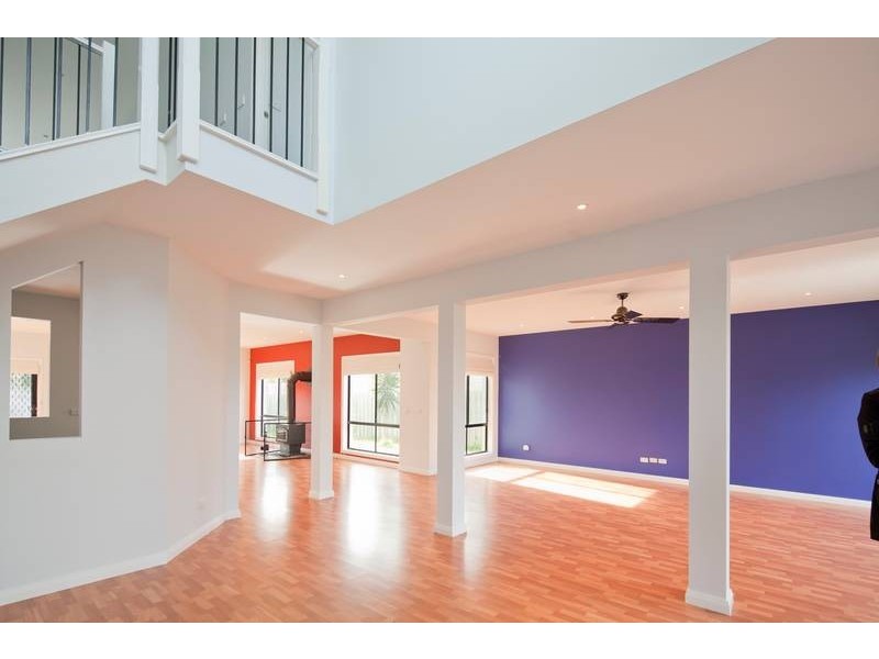 6 Hunt Club Road, Narre Warren South VIC 3805