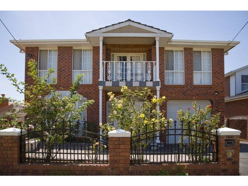 27 Bellbrook Drive, Dandenong North VIC 3175