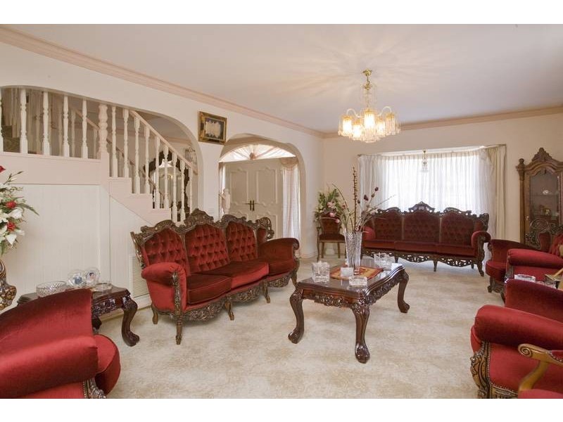 27 Bellbrook Drive, Dandenong North VIC 3175