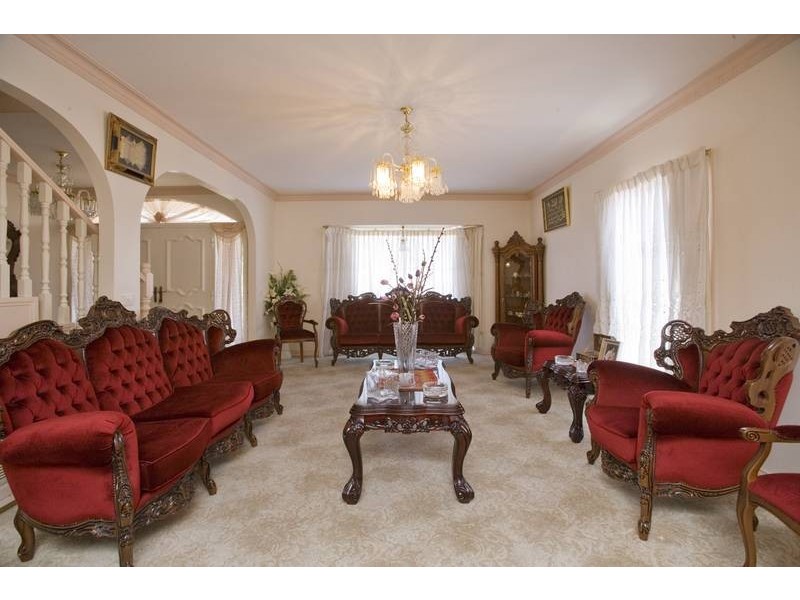 27 Bellbrook Drive, Dandenong North VIC 3175