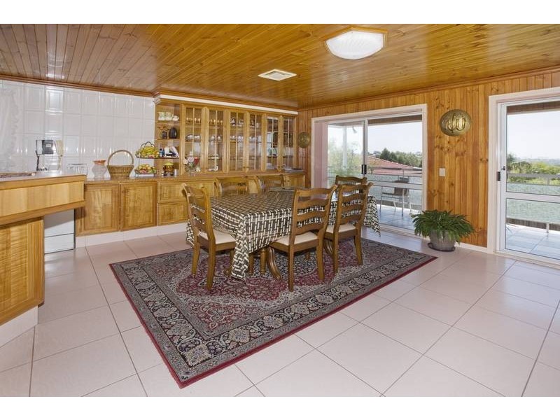 27 Bellbrook Drive, Dandenong North VIC 3175