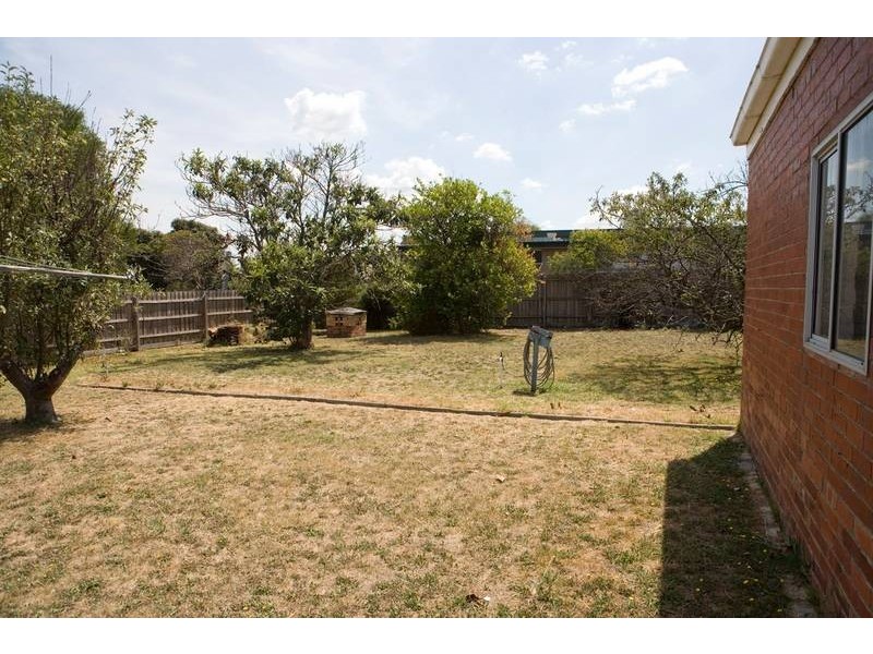 27 Police Road, Mulgrave VIC 3170