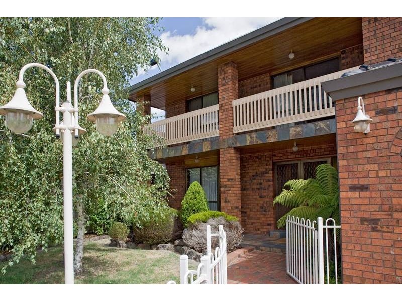 74 Bellbrook Drive, Dandenong North VIC 3175