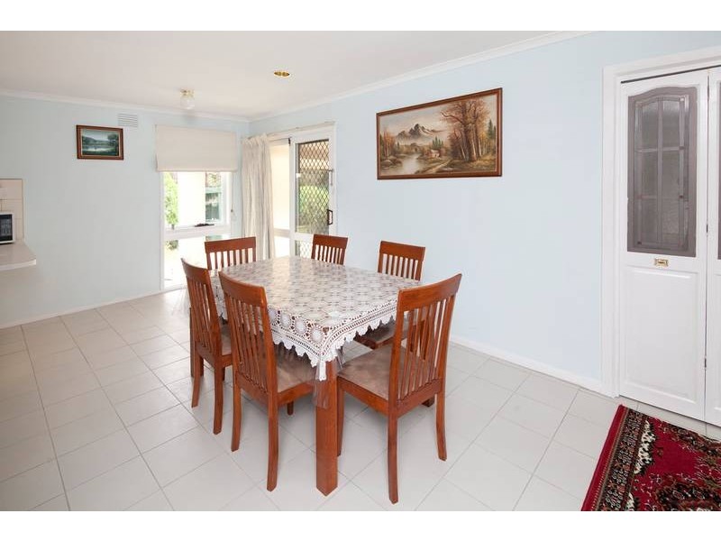 17 Carluke Close, Berwick VIC 3806