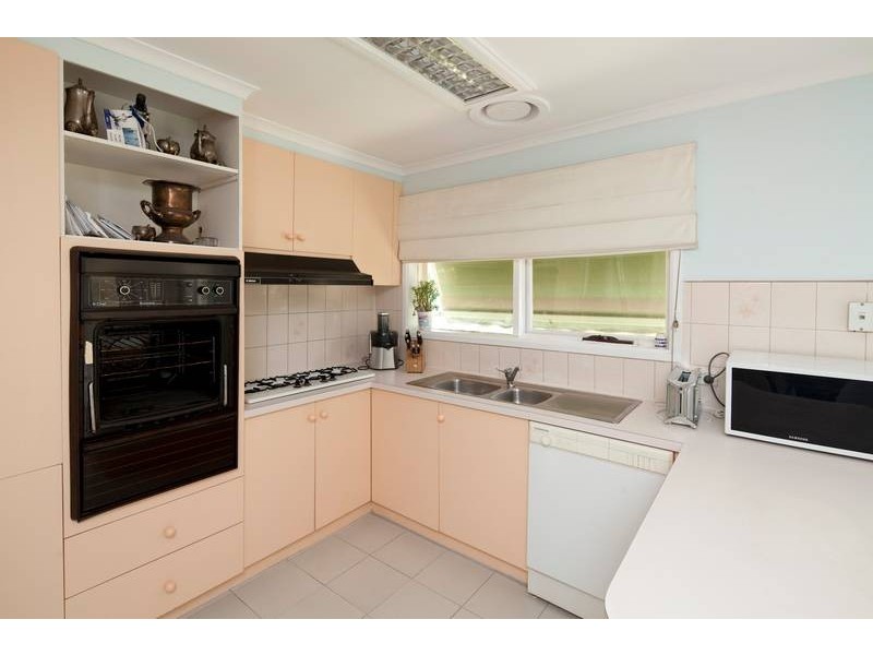 17 Carluke Close, Berwick VIC 3806