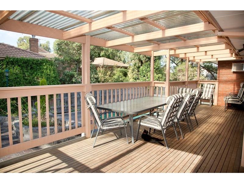 17 Timbertop Drive, Rowville VIC 3178