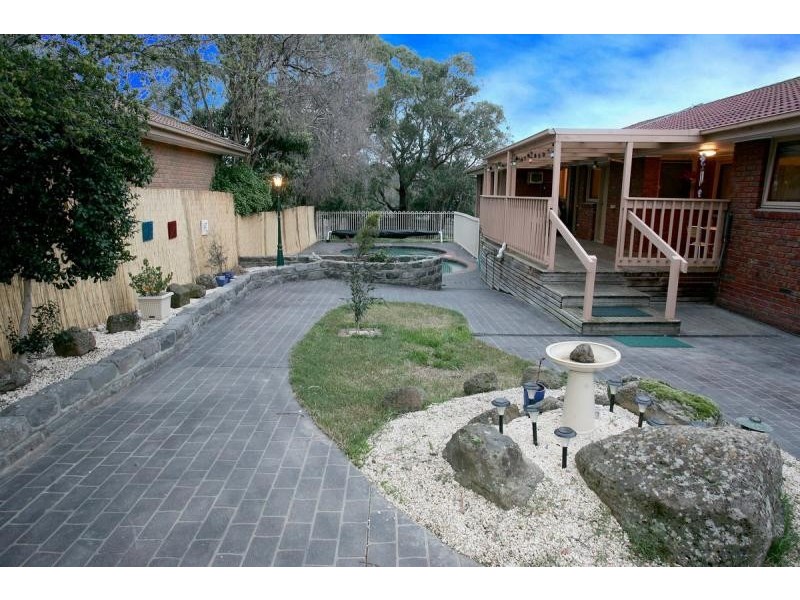 17 Timbertop Drive, Rowville VIC 3178