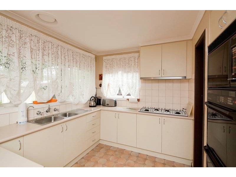 27 Jolimont Avenue, Mulgrave VIC 3170