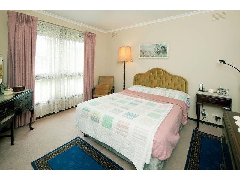 27 Jolimont Avenue, Mulgrave VIC 3170