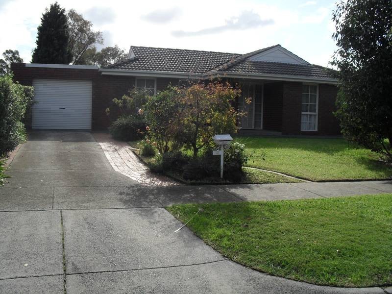 12 Holmbury Drive, Mulgrave VIC 3170