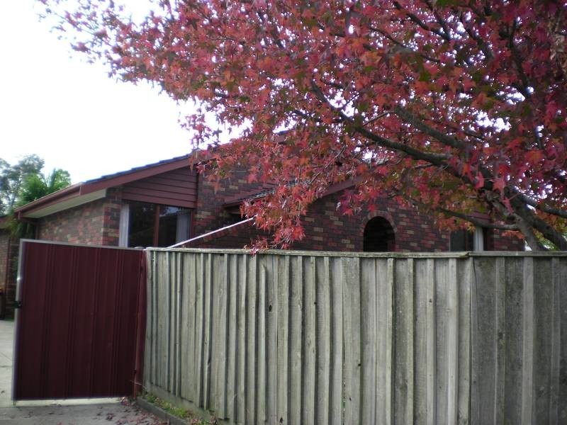 17 Brahmin Av, Wheelers Hill VIC 3150