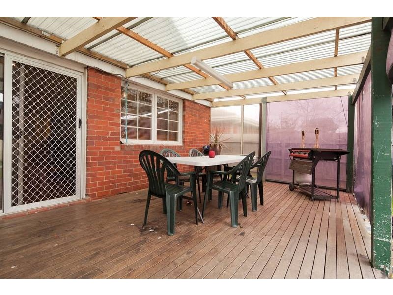 8 Tudor Court, Noble Park North VIC 3174