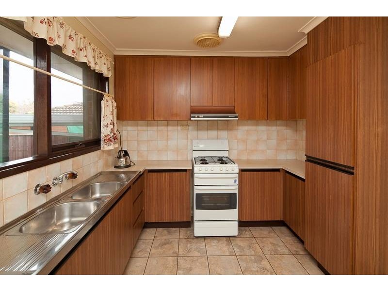 14 Whitehaven Crescent, Noble Park North VIC 3174