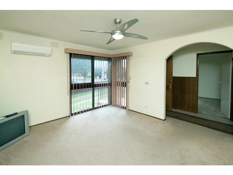 14 Whitehaven Crescent, Noble Park North VIC 3174